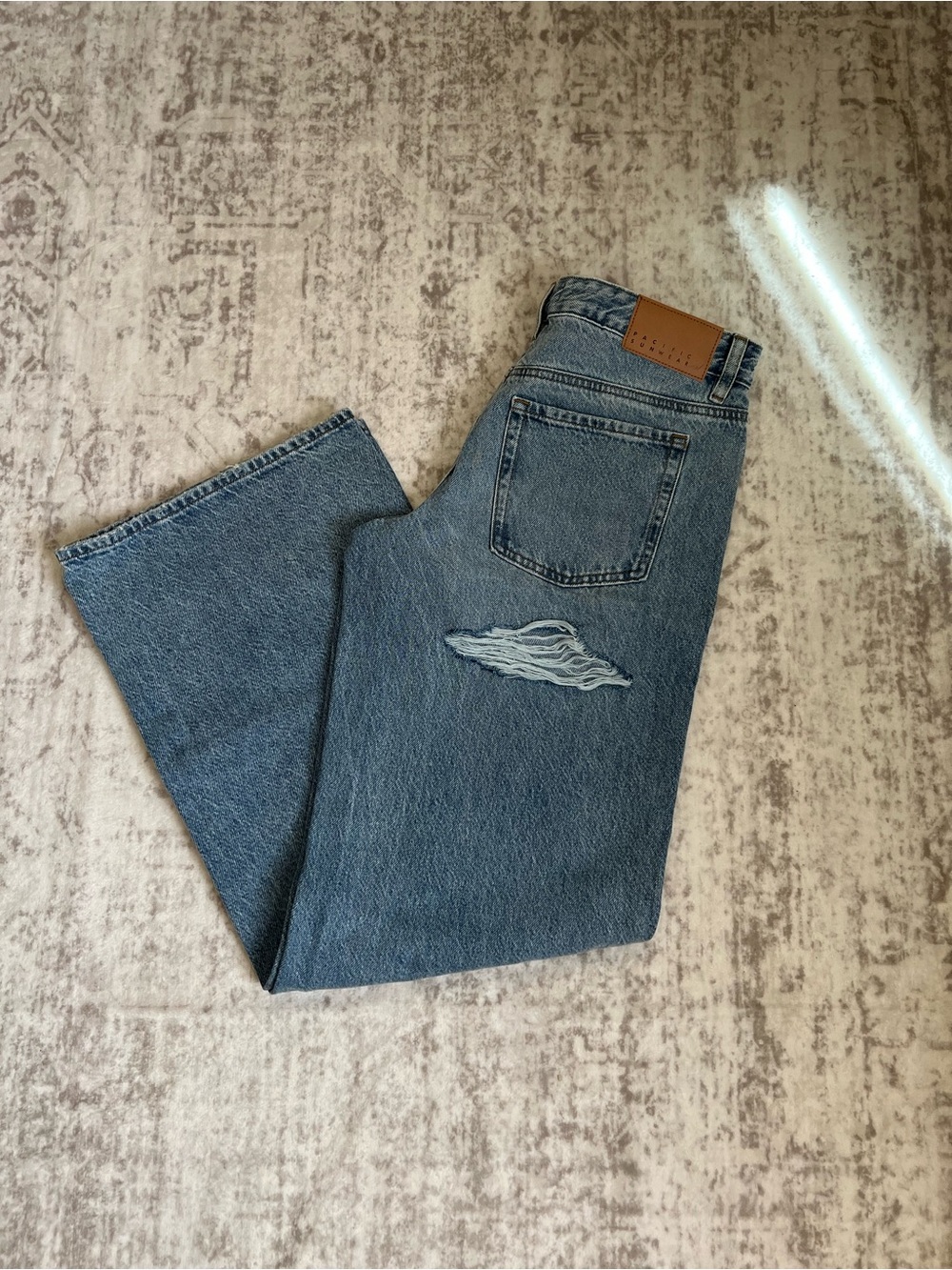 PacSun Casey Low Rise Baggy Jeans Size
27 - Light Wash